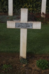 Aubigny Communal Cemetery Extension - Trois, Victor